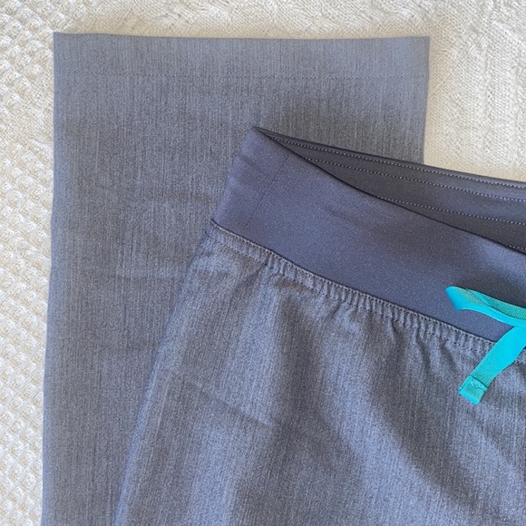 Figs Graphite Livingston Basic Scrub Pants XS - Picture 12 of 14